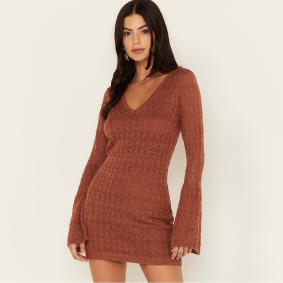 Shyanne Dresses & Skirts - Shyanne Lace Bell Sleeve Dress